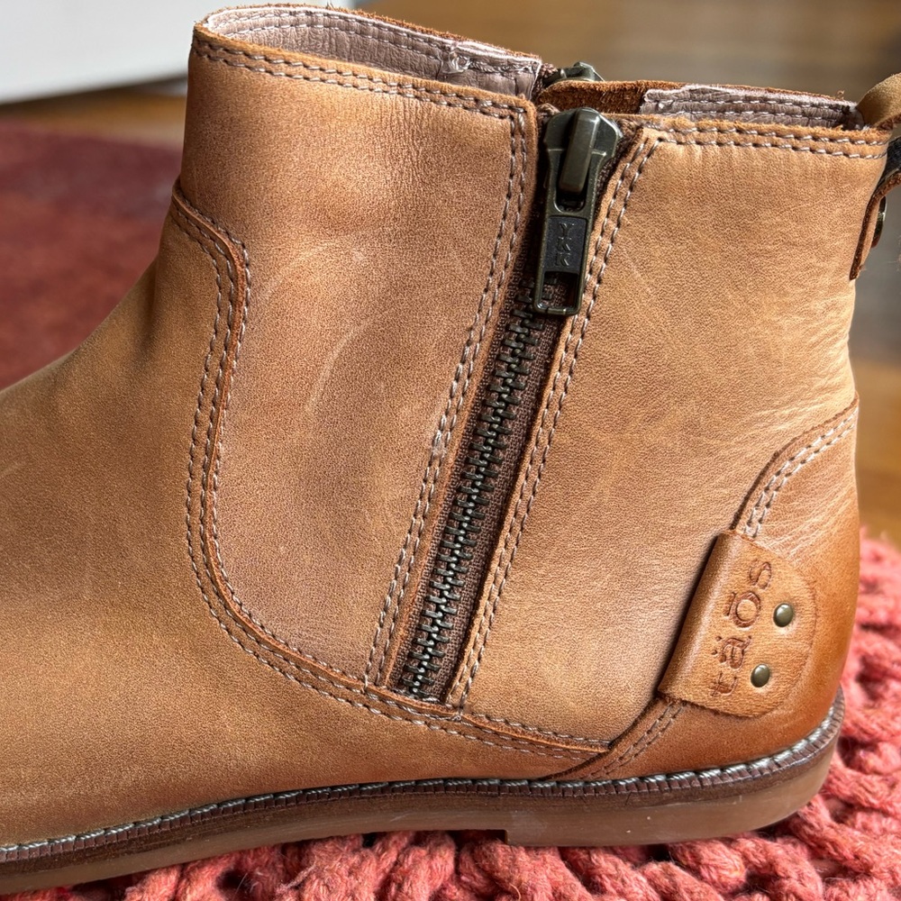 Taos leather booties women size 8.5